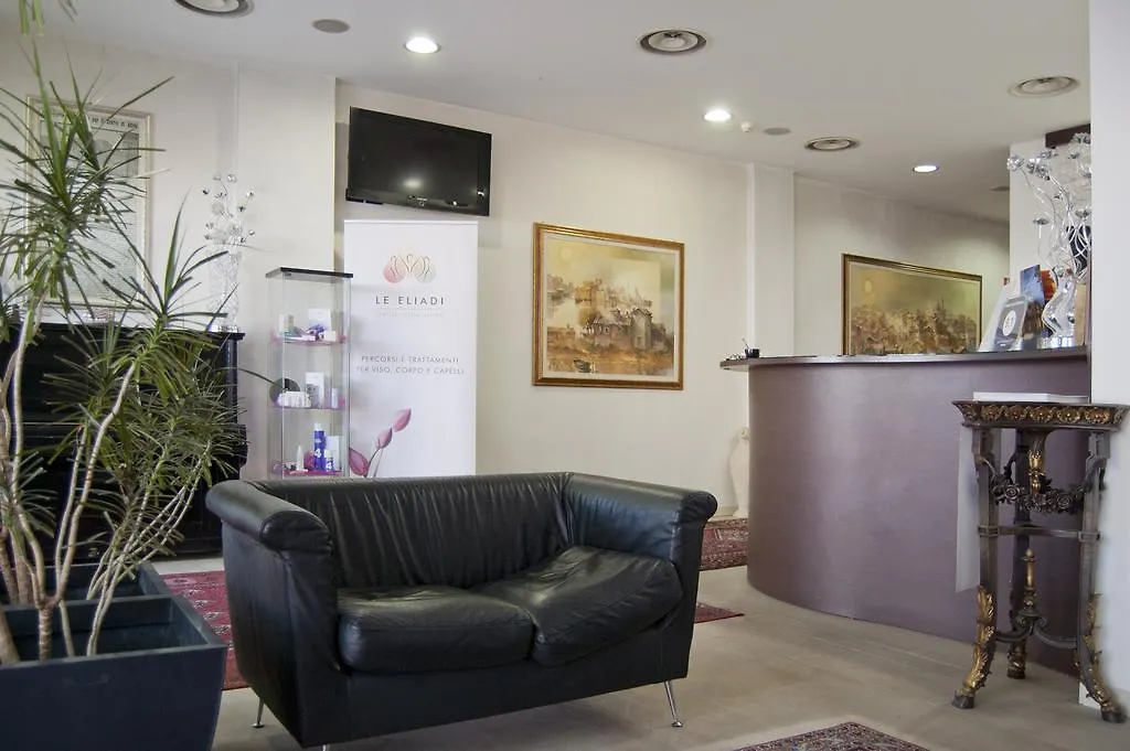 Hotel Leon Bianco Адриа
