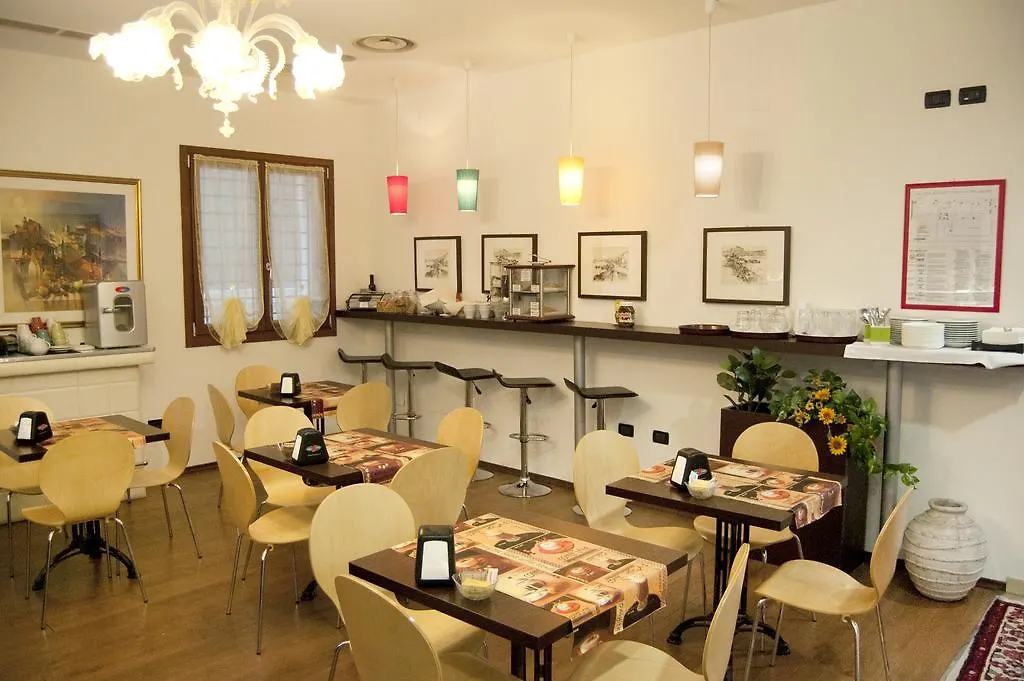 Hotel Leon Bianco Адриа Италия