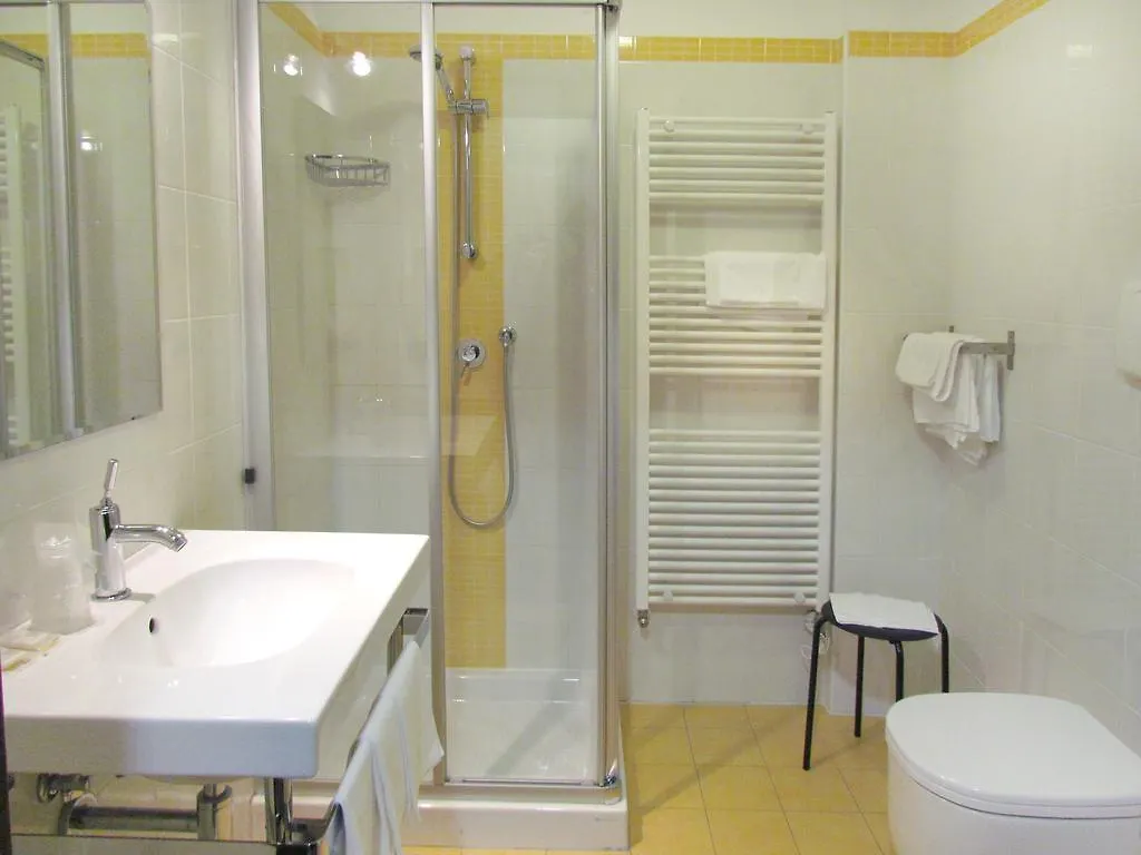 Hotel Leon Bianco Адриа 3*,