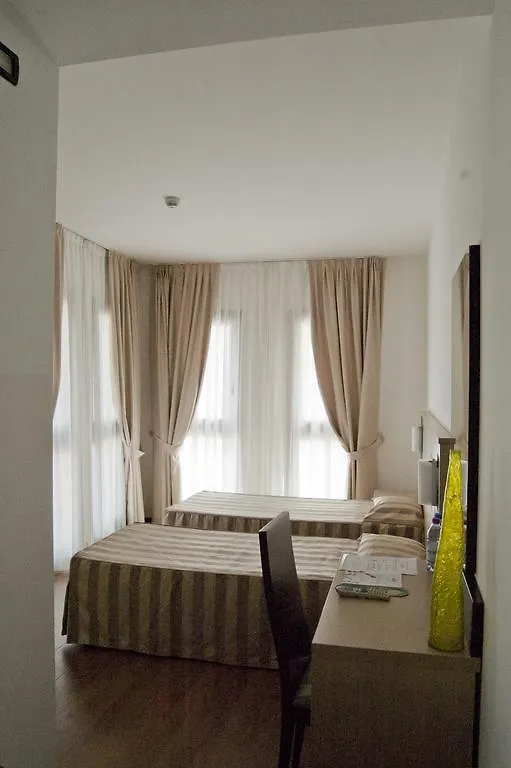 Hotel Leon Bianco Adria 3*,  Italy